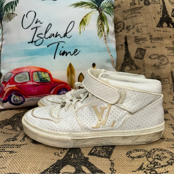 Auth Louis Vuitton Acapulco Men's White Leather Perforated Sneakers Size 6.5 - Picture 1 of 13